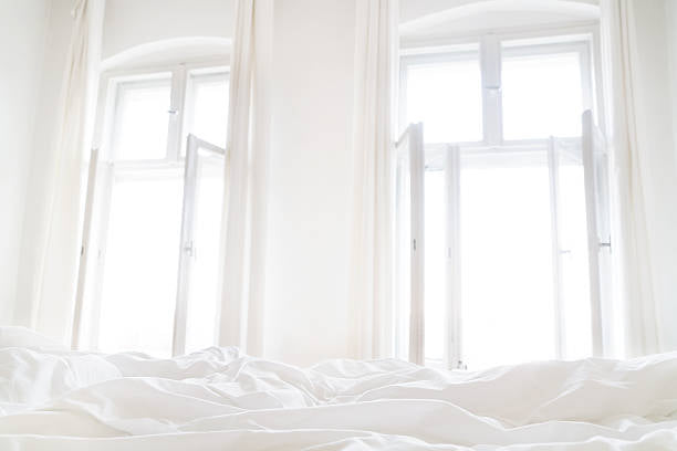 Fresh Bed Sheets Candle-Clean Cotton and Blowing Breeze